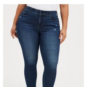 Torrid Bombshell skinny jeans
